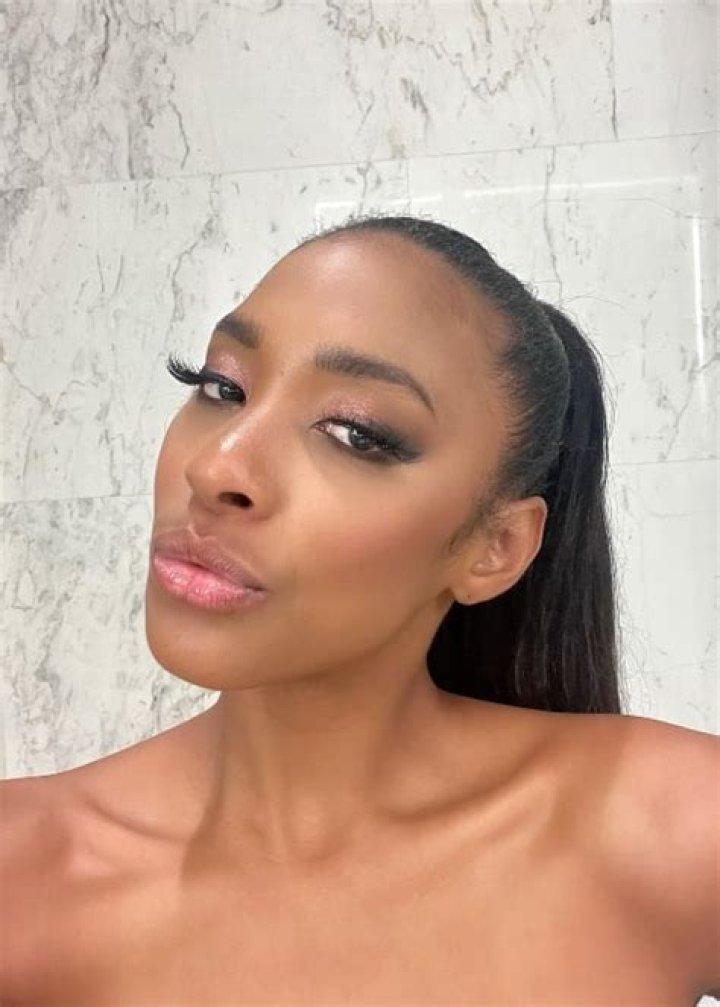 Alexa Miro Height, Weight, Net Worth, Age, Birthday, Wikipedia, Who, Nationality, Biography