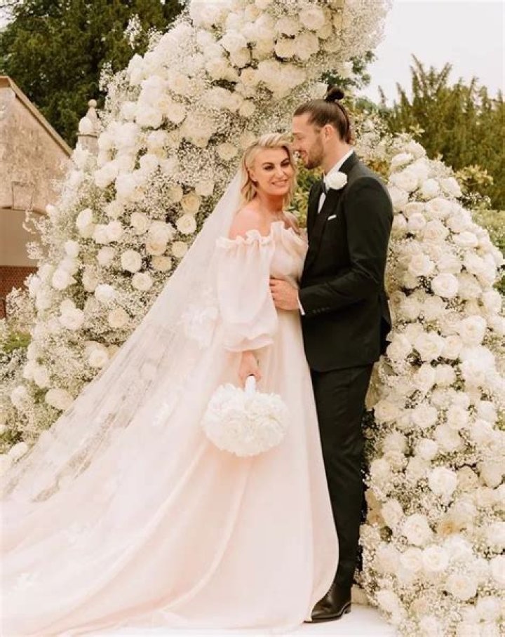 
Andy Carroll Is Now Married To Billi Mucklow, Her Biography and Net Worth In 2022 