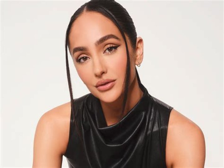 
Ash K Holm Height, Weight, Net Worth, Age, Birthday, Wikipedia, Who, Nationality, Biography 