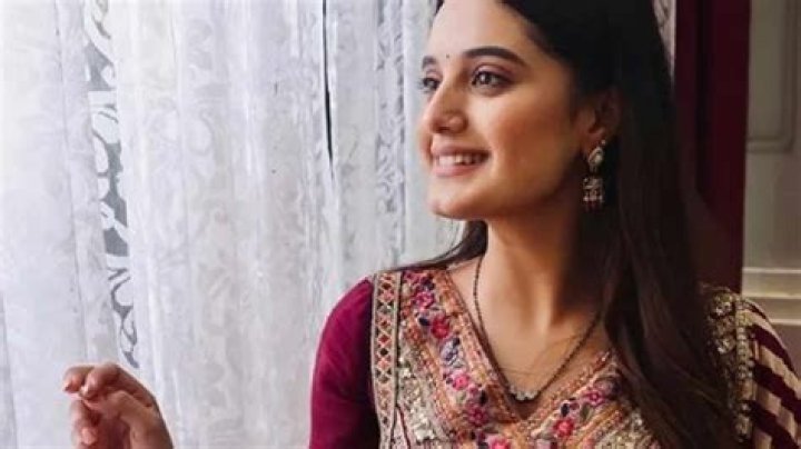 
Ayushi Khurana talks about marital differences shown in ‘Ajooni’ 