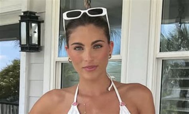 ‘Bachelorette’ Alum Hannah Brown Flaunts Her ~Assets~ in a Sexy Nude Photo: ‘Views’