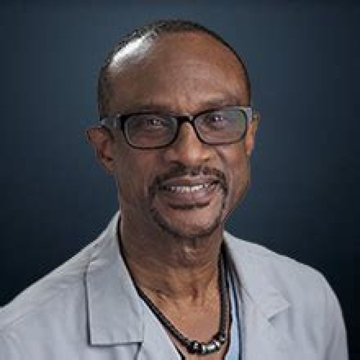 Dr. Charles Alston, MD – Calumet Park, IL
