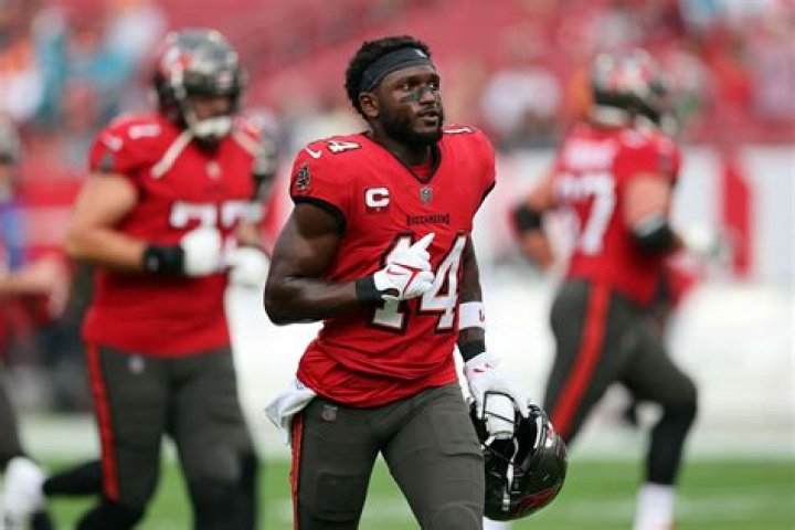 Chris Godwin Height, Weight, Net Worth, Age, Birthday, Wikipedia, Who, Nationality, Biography