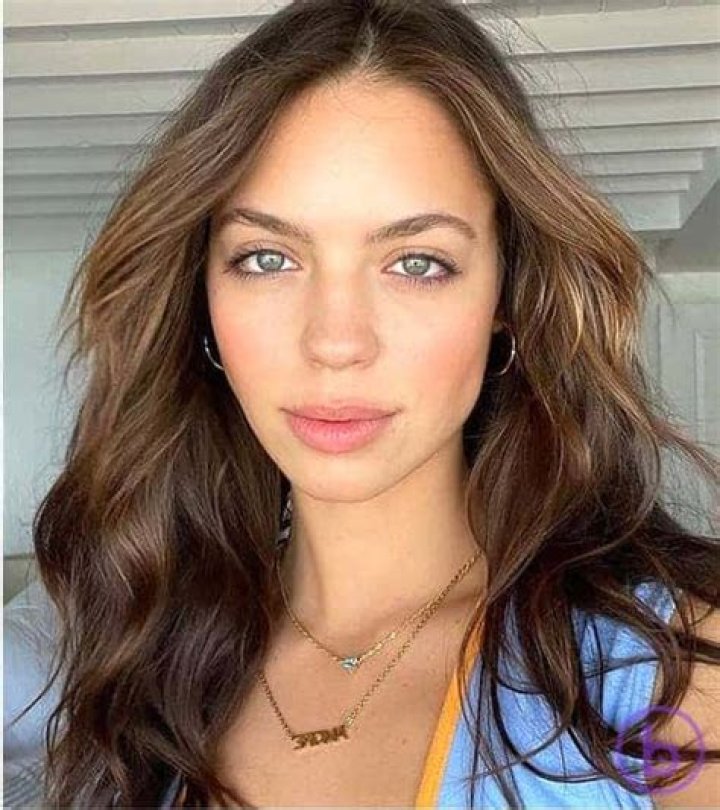 Claudia Sulewski Height, Weight, Net Worth, Age, Wiki, Who, Instagram, Biography