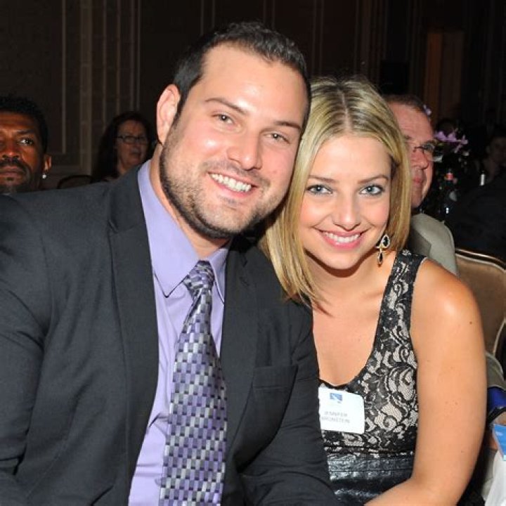 Congrats!‘Glee’ Actor Max Adler Marries His Longtime Fiancée Jennifer Bronstein