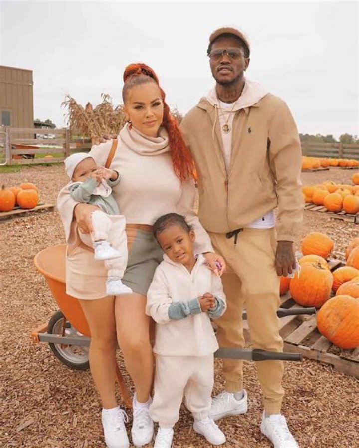 
DC Young Fly is not Married to Wife. Dating Girlfriend: Jacky Oh. Kids 