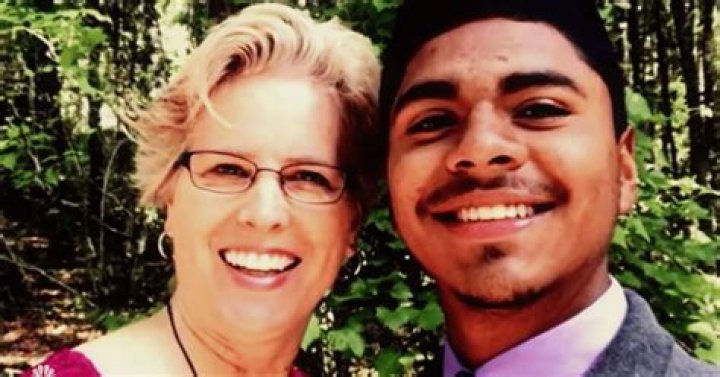 Denise Hallowell Facts Age, Birthday, Wikipedia, Who, Instagram, Biography