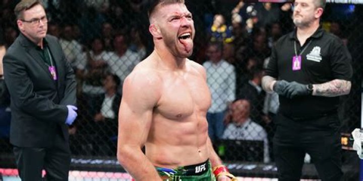 Faf Du Plessis Height, Weight, Net Worth, Age, Birthday, Wikipedia, Who, Nationality, Biography