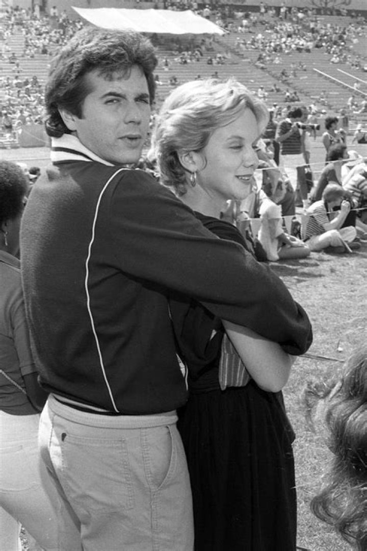 Has Desi Arnaz Jr ever been placed on life support?