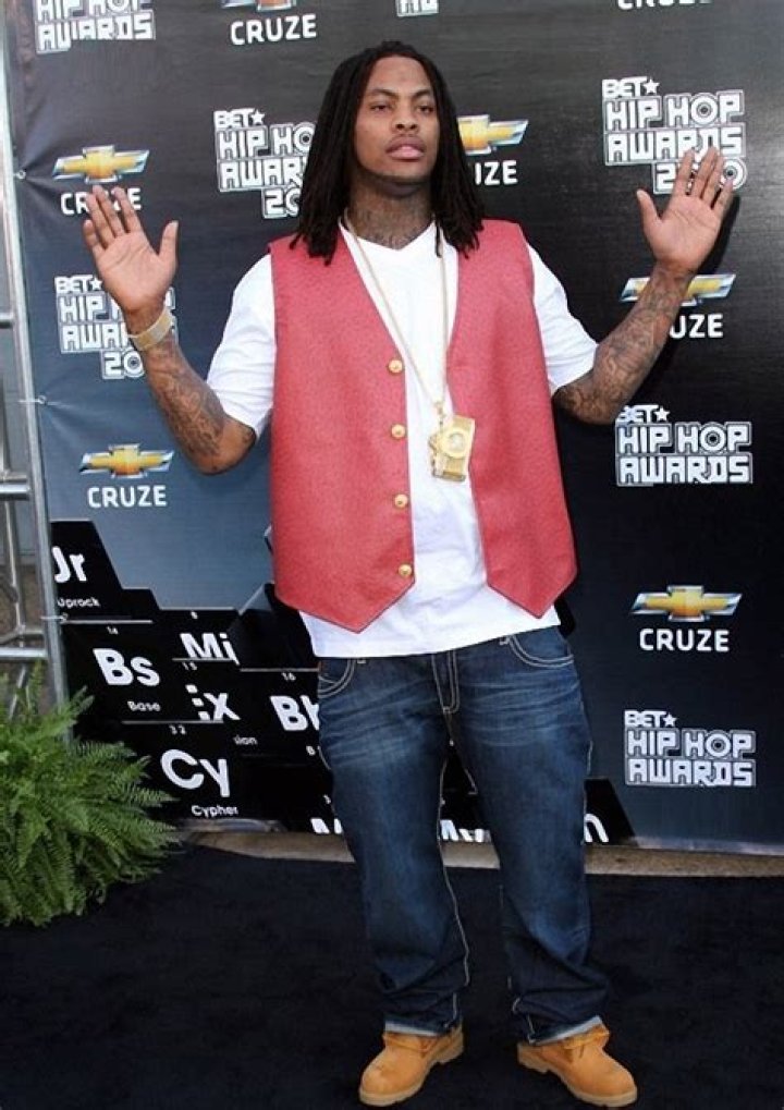 How tall is Waka Flocka