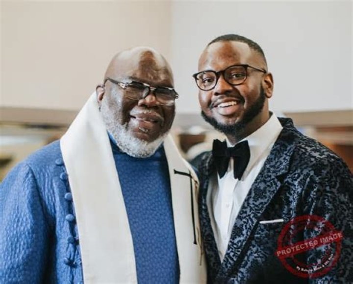 
Ian Bohen’s Wiki Biography, age, height, net worth, wife or gay? 