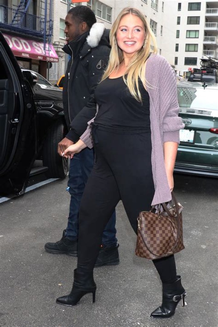 Iskra Lawrence Gushes Over ‘Amazing’ Demi Lovato After She Pledges $125,000 to COVID-19 Efforts