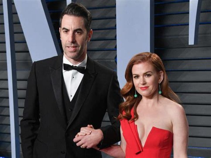 
Isla Fisher Explains Why She Keeps Her Marriage to Sacha Baron Cohen Private: It’s ‘Valuable to Me’ 