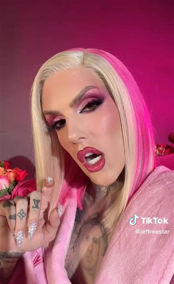 Jeffree Star Teases a Return to Makeup Reviews Amid Mikayla Nogueira Mascara Scandal: ‘The Bitch Is Back’