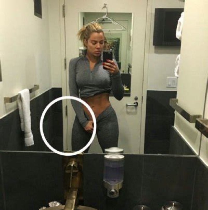 Khloé Kardashian Deletes Gym Selfie After Fans Call Her Out for Photoshopping It – See the Pic