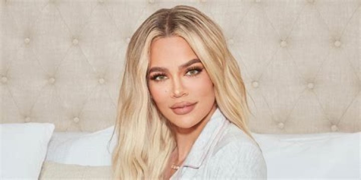 Khloé Kardashian’s Waist Looks Incredibly Tiny in Her Latest Instagram Pic!