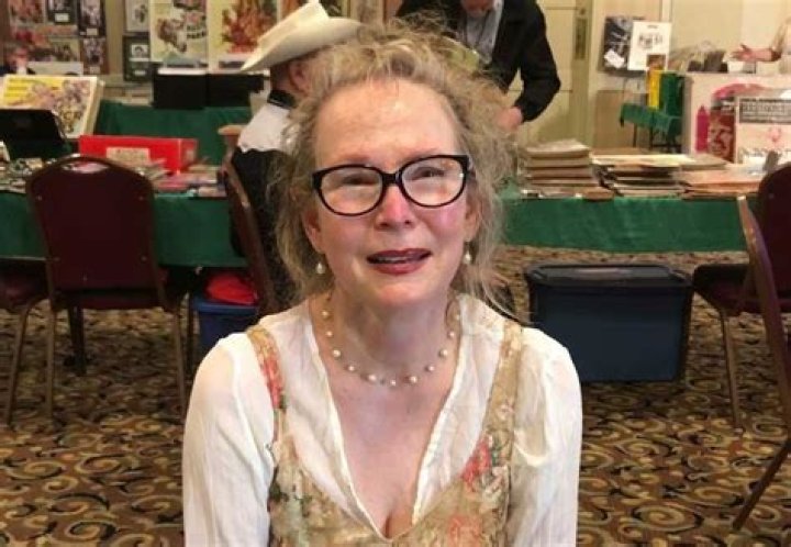 
Laurie Canter Height, Weight, Net Worth, Age, Birthday, Wikipedia, Who, Nationality, Biography 