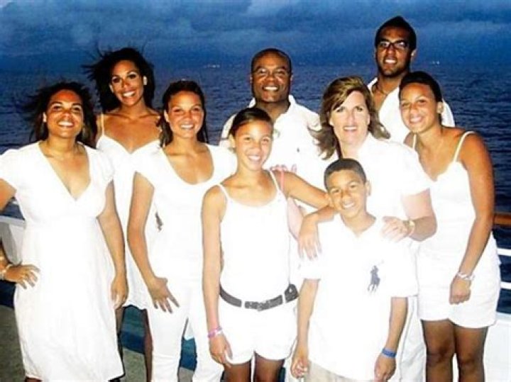 Mike Singletary is Married to Wife: Kim Singletary. Kids