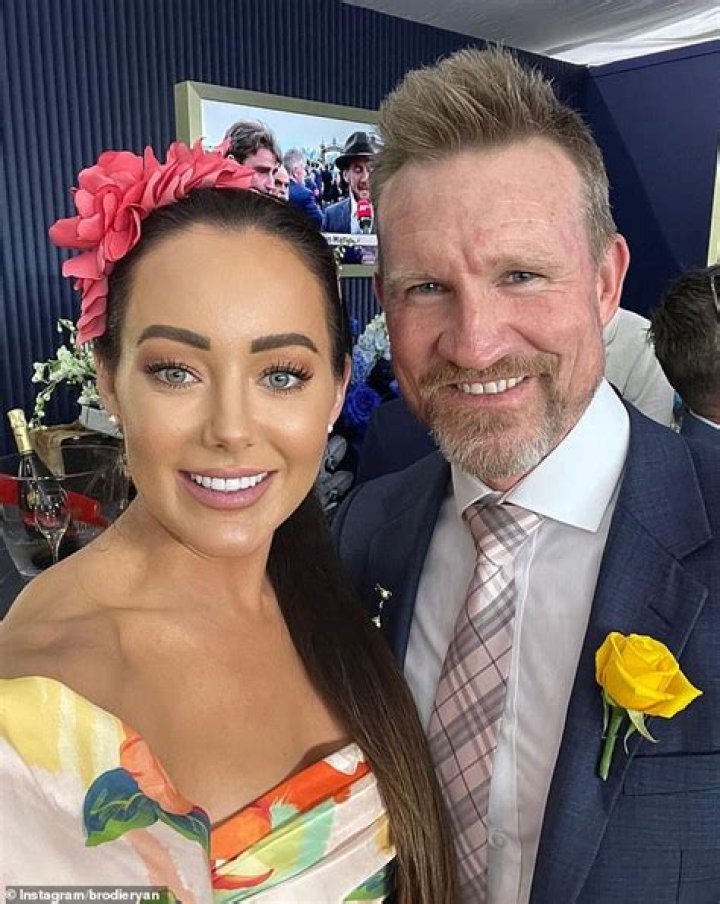 
Nathan Buckley New Girlfriend Brodie Ryan Age Difference & Ig Photos 