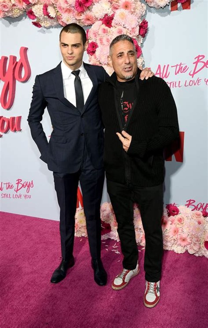 
Noah Centineo Sister – Taylor Centineo Age Boyfriend & Parents 