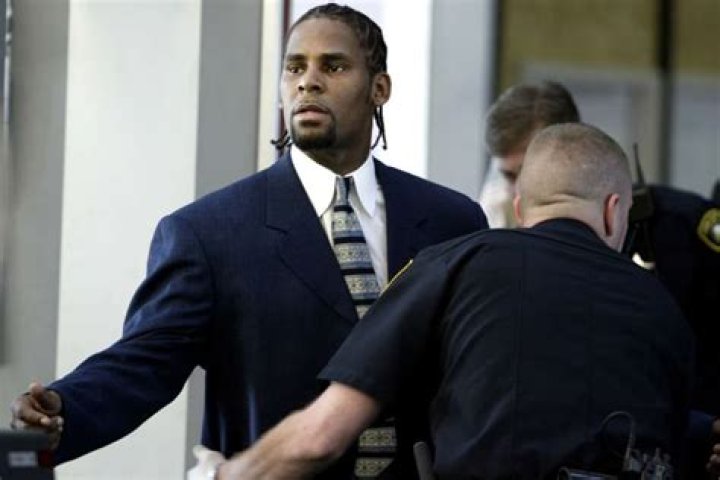R. Kelly Seeks Out Infamous Michael Jackson Attorney And Is Supposedly Taking Donations From The Public To Pay For It