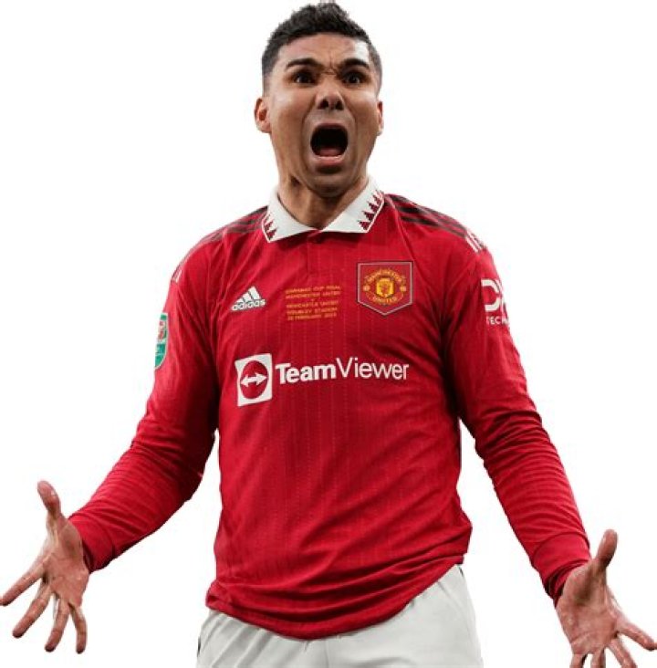 
Reactions As Adebimpe Adedimeji Shares Photos Of Herself From Manchester, United Kingdom 