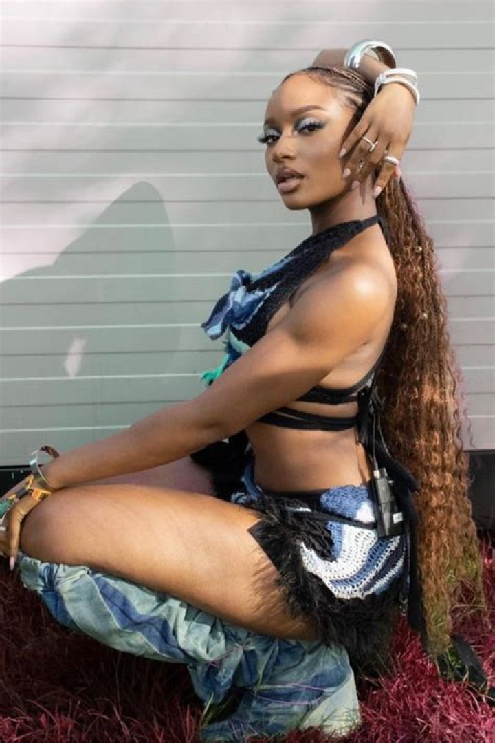 
Reactions As Ayra Starr Shares Adorable Photos Of Herself On Twitter 