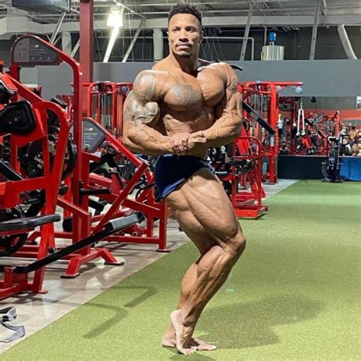 
Robert Moore Height, Weight, Net Worth, Age, Birthday, Wikipedia, Who, Nationality, Biography 