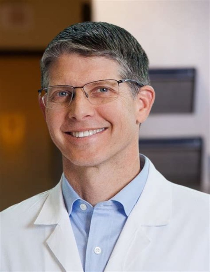 Dr. Roger Schroeder, MD – Carrollton, IL
