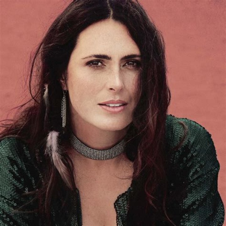 Sharon den Adel