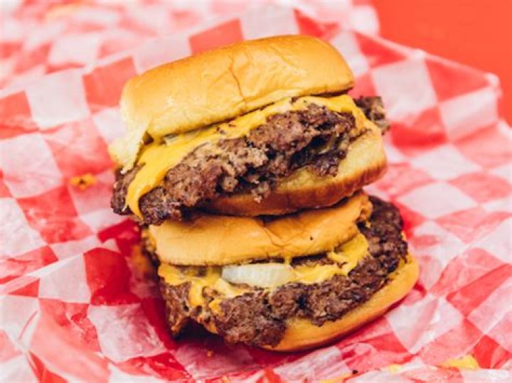 
Smashburger’s new S’mac & Cheese Burger: Ingredients, price, availability, and other details revealed 