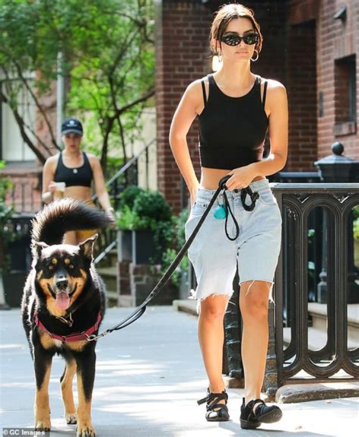 Steamy! Emily Ratajkowski Bares Her Booty in New Quarantine Selfie With Her Dog Colombo