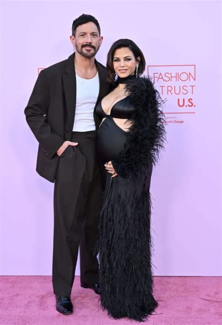 Steve Kazee Serenades Pregnant GF Jenna Dewan: ‘For All the ‘Once’ Fans Out There’