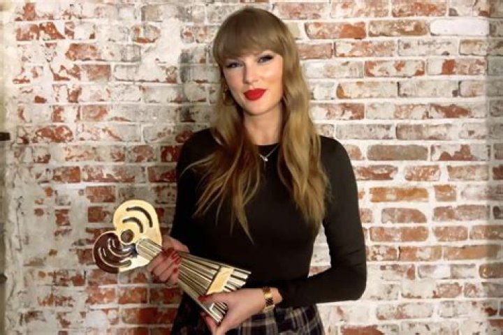 Taylor Swift Thanks Fans in Emotional iHeartRadio Speech — and Hints She’s Dropping New Music!