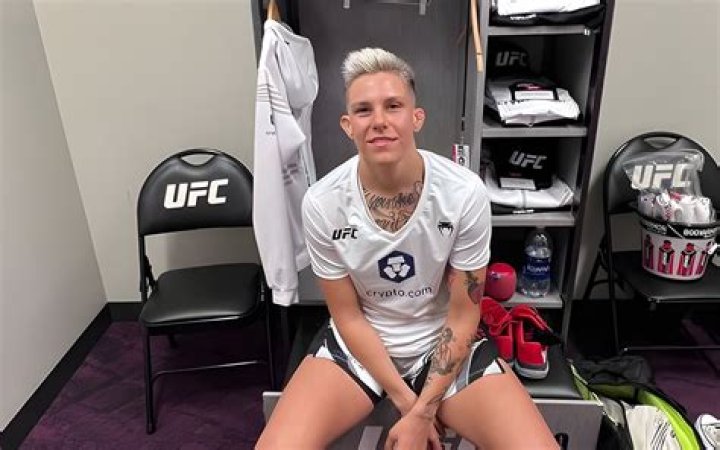 
UFC Star Macy Chiasson Is Engaged To UTA Flute Professor Hannah Leffler 