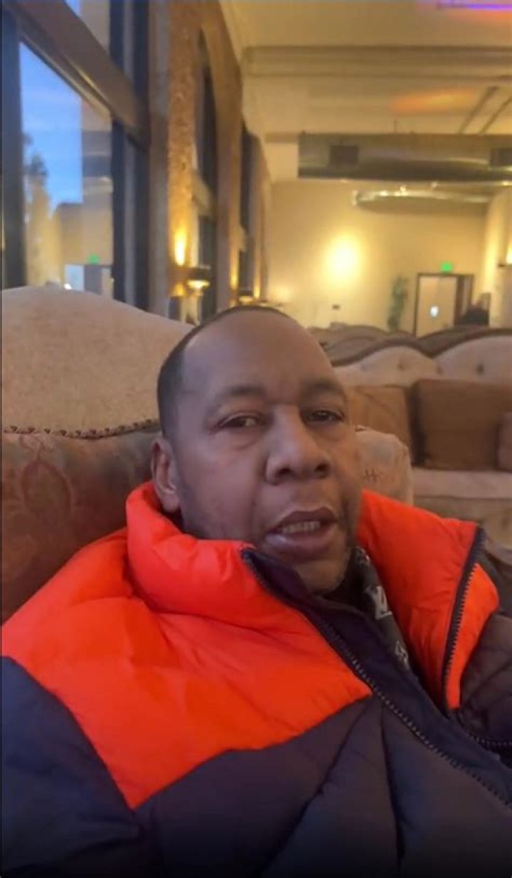 
Watch Video: Comedian Mark Curry claims Racially Profiled In Colorado Hotel Explained 