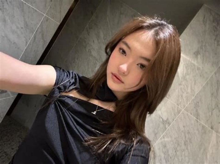 Who Is Ella Gross? Age, Height, Wiki, Parents, Boyfriend, Siblings & Biodata