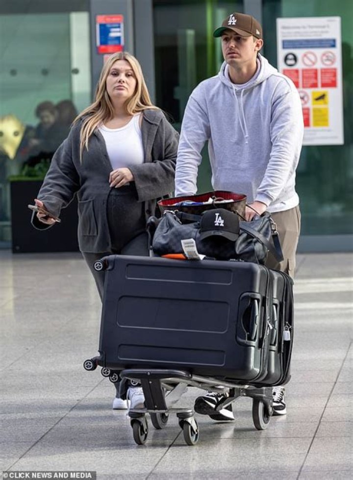 
Who Is Shaughna Phillips Mystery Boyfriend In 2022? Love Island Star Dating Status Explored 