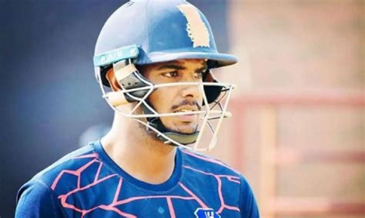Yash Dayal (Cricketer) Biography, Age, Height, Parents, Caste, Stats, Records, Girlfriend & More