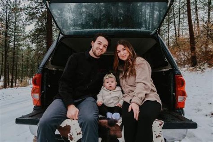 
Zack Goytowski from Season 4 of Love Is Blind Embarrassingly Caught In A Lie 